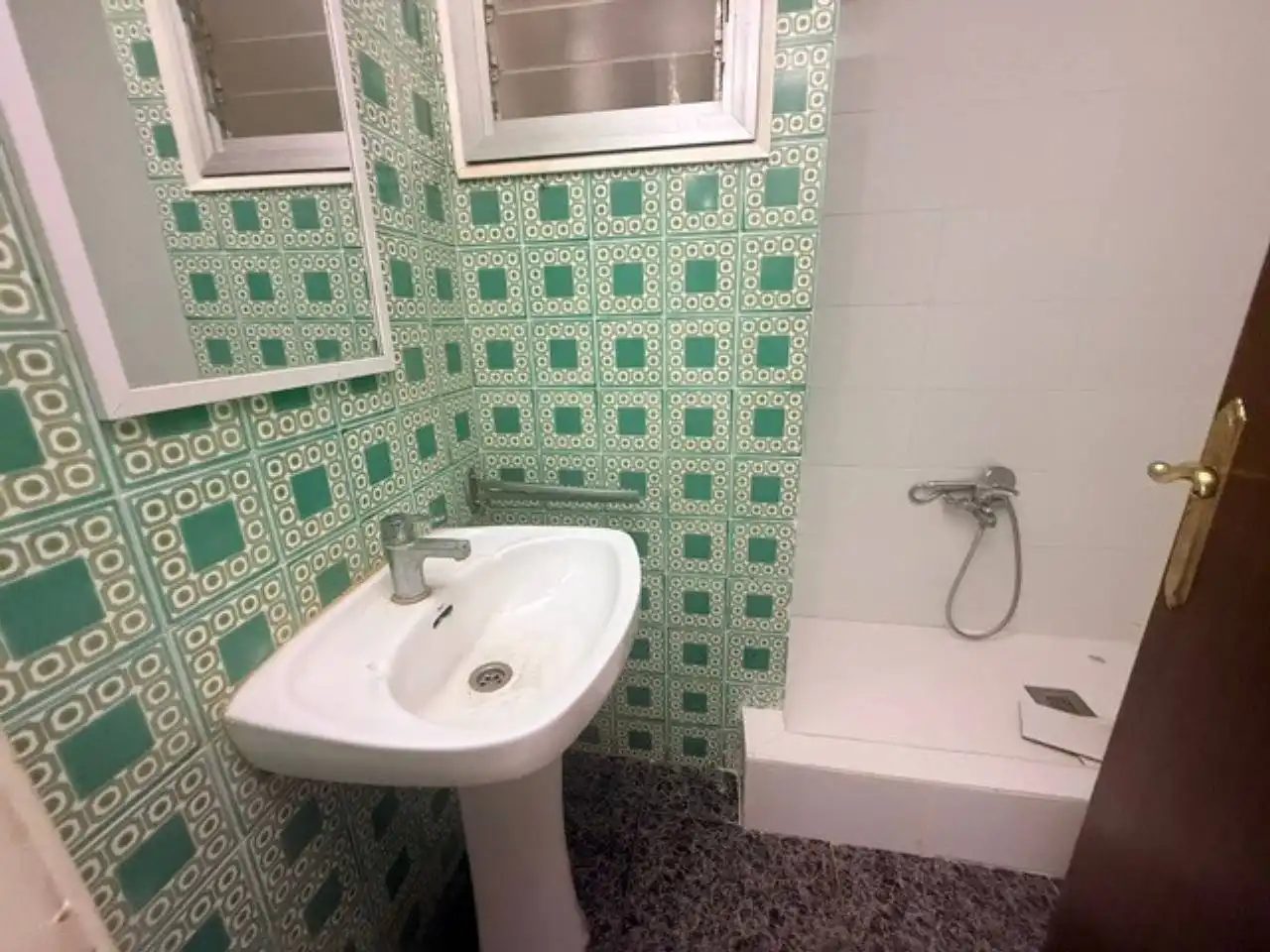Bathroom of Flat for sale in Salt