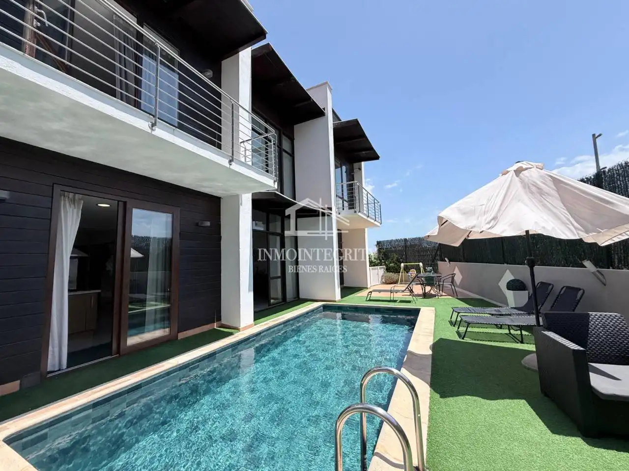 Villa avec piscine à vendre à Calle Estrella Polar