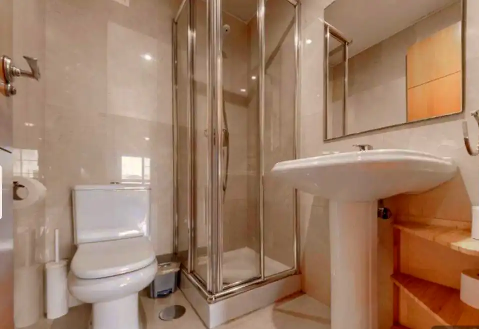 Bathroom of Flat for sale in Benalmádena  with Air Conditioner, Terrace and Community pool