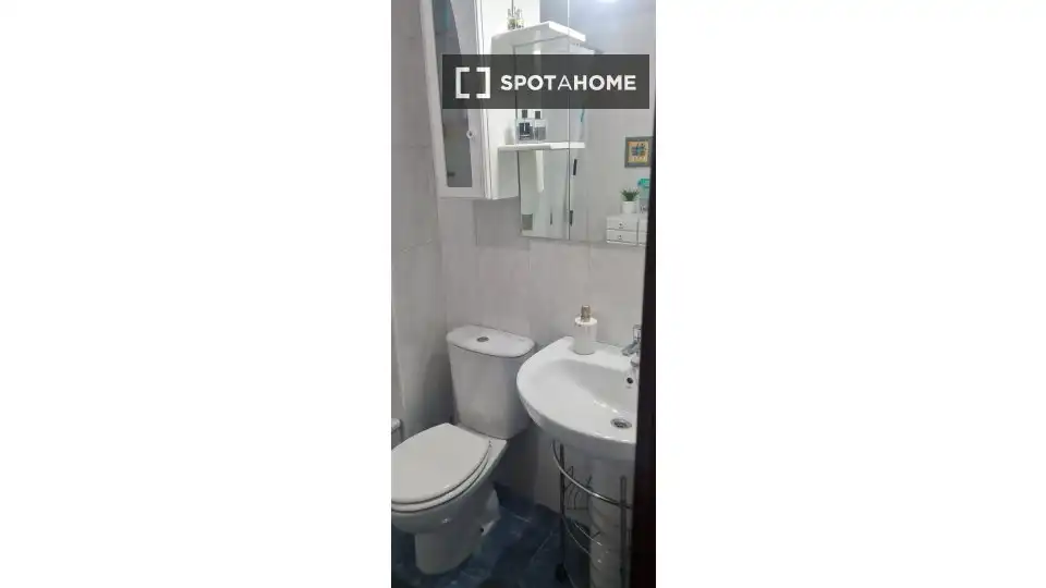 Baño de Piso para compartir en Vigo  con Aire acondicionado, Terraza y Amueblado