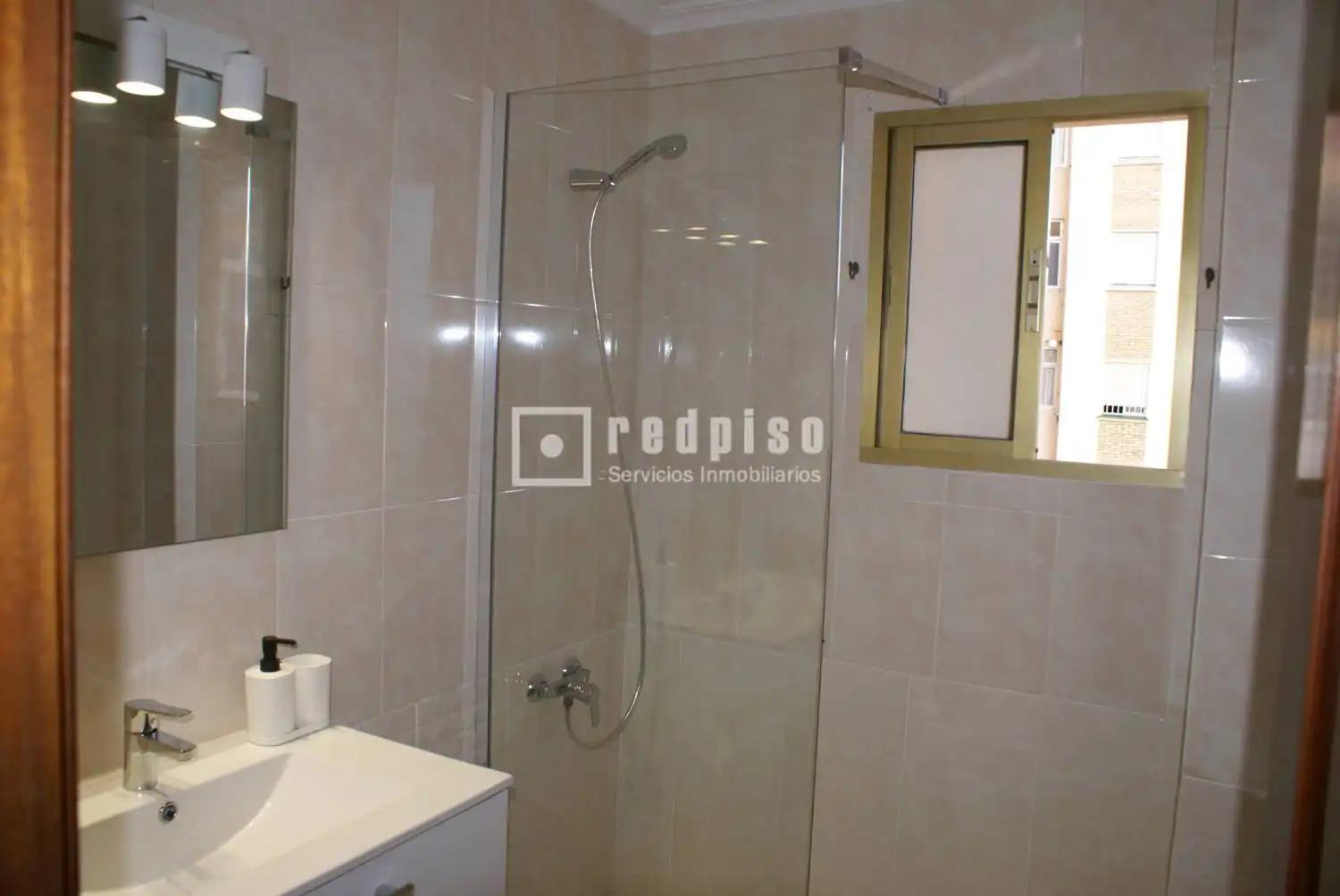 Baño de Piso de alquiler en Carretera de Cádiz