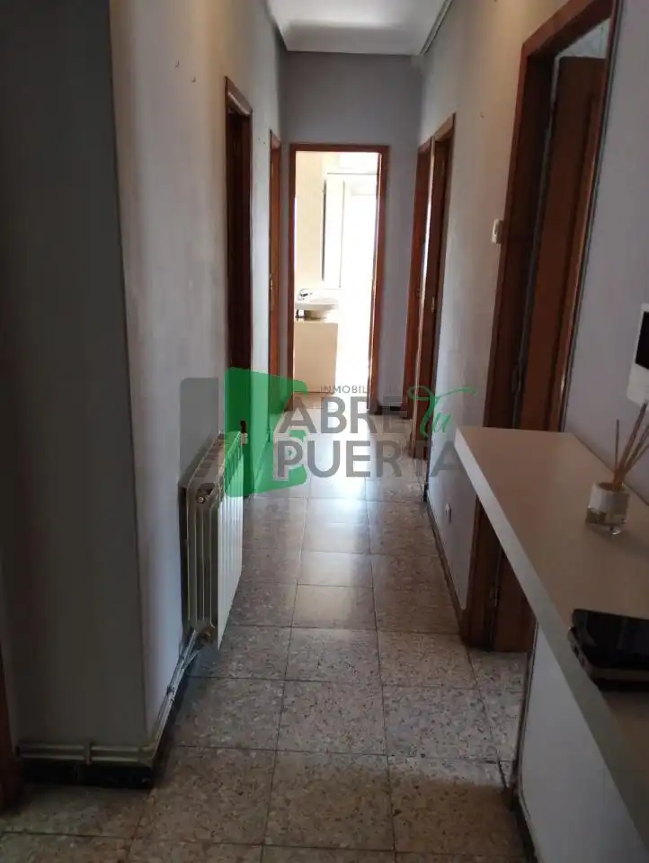 Piso en venta en San Miguel de la Ribera con Calefacción, Trastero y Amueblado