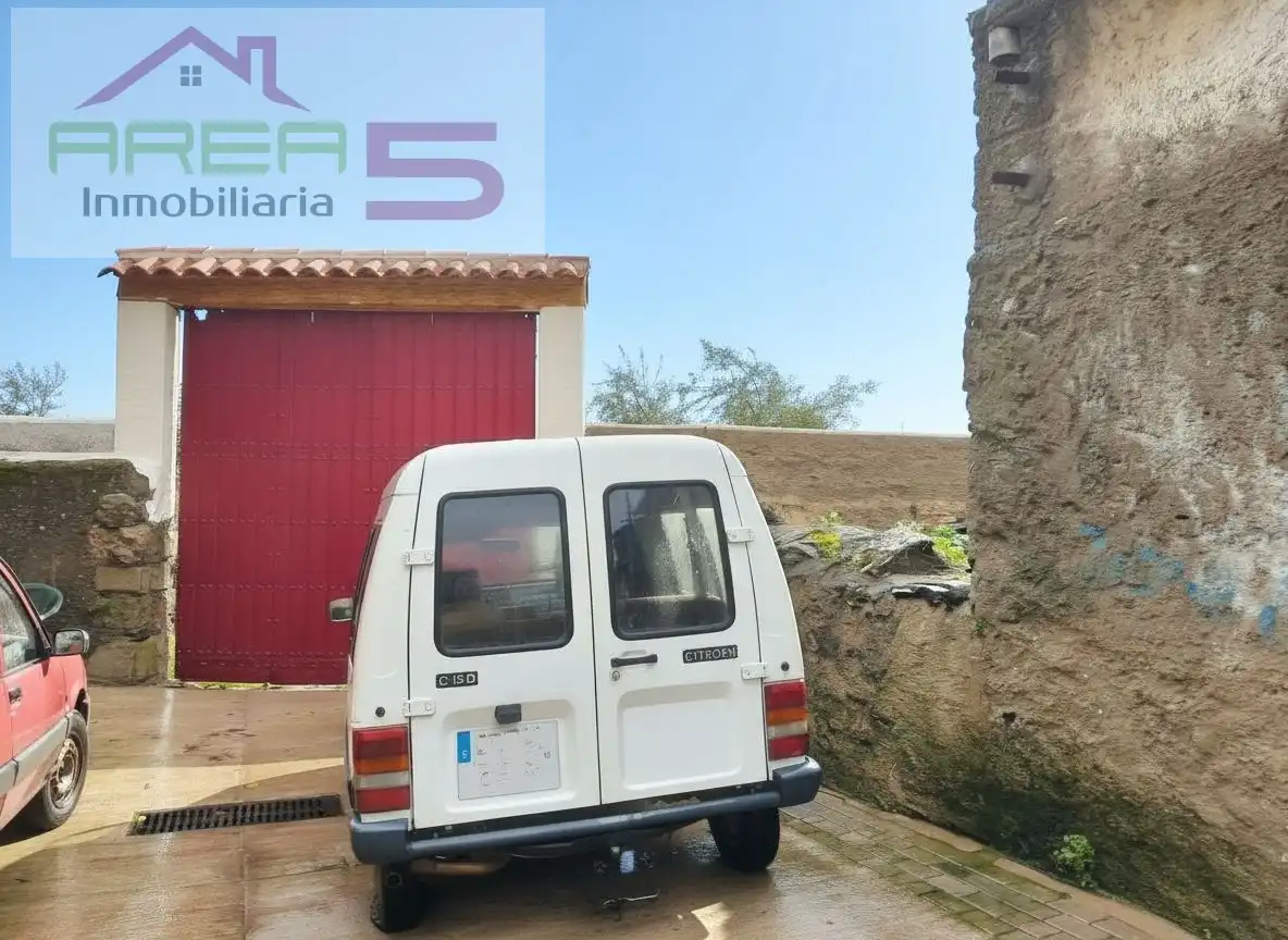 Parking de Casa adosada en venta en Logrosán