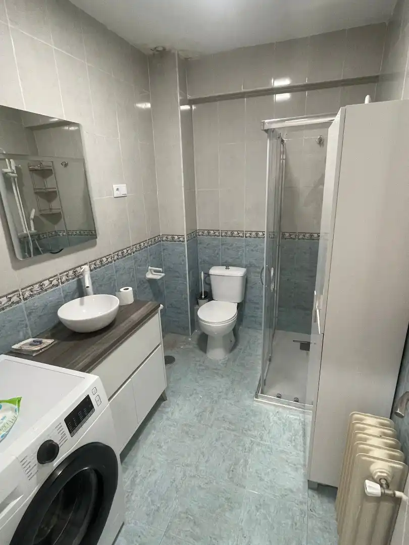 Bathroom of Flat for rent in Cuenca  with Air Conditioner, Heating and Parquet flooring