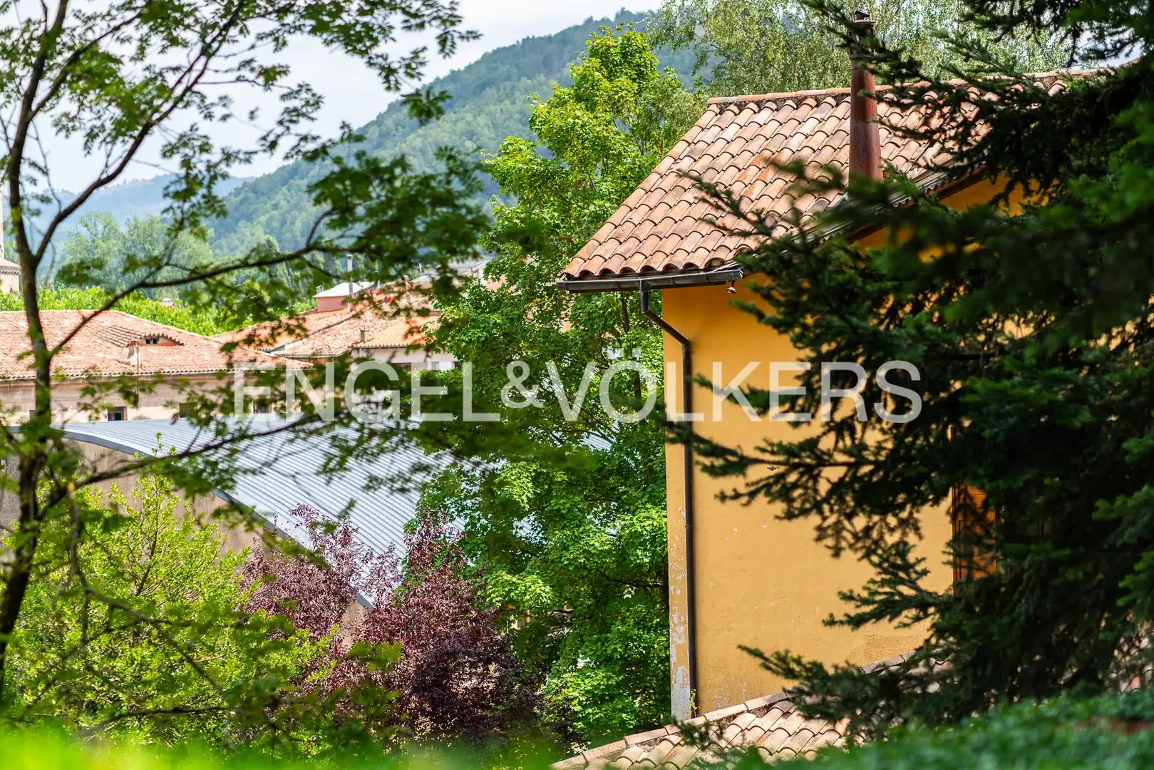 Àtic en venda en Camprodon amb Calefacció, Jardí privat i Parquet