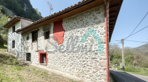 Image 2 of the listing