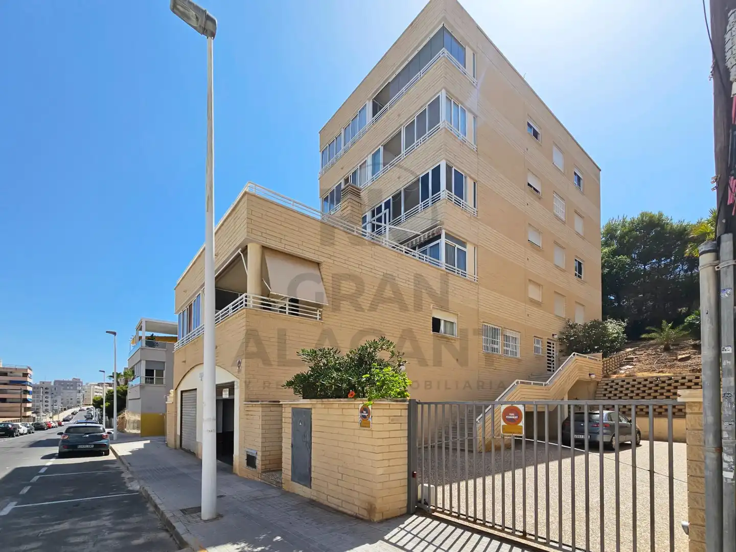 Vista exterior de Apartamento en venta en Elche / Elx con Aire acondicionado, Calefacción y Terraza