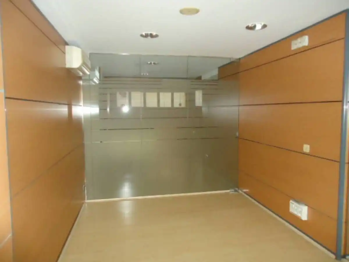Local comercial de lloguer a Centre - Passeig i Rodalies, imagen 9