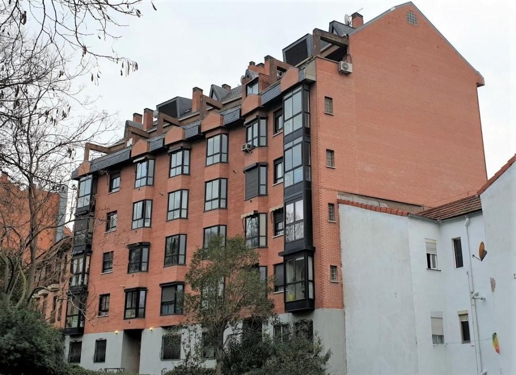 Exterior view of Garage for sale in  Madrid Capital