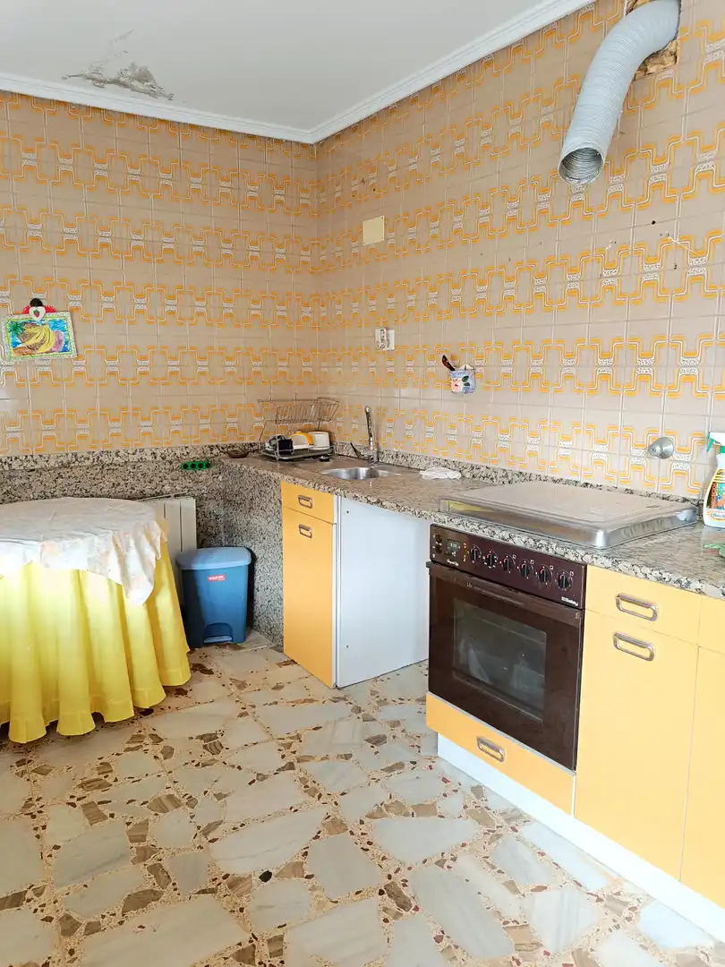 Kitchen of Flat for sale in Barruelo de Santullán  with Parquet flooring, Terrace and Furnished