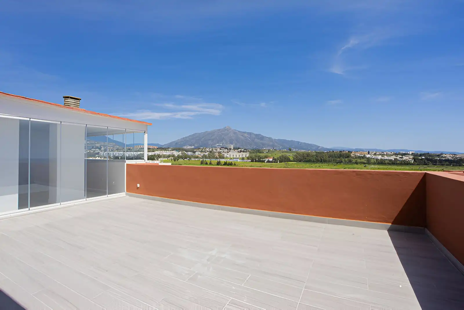 Ático con piscina en venta en San Pedro de Alcántara
