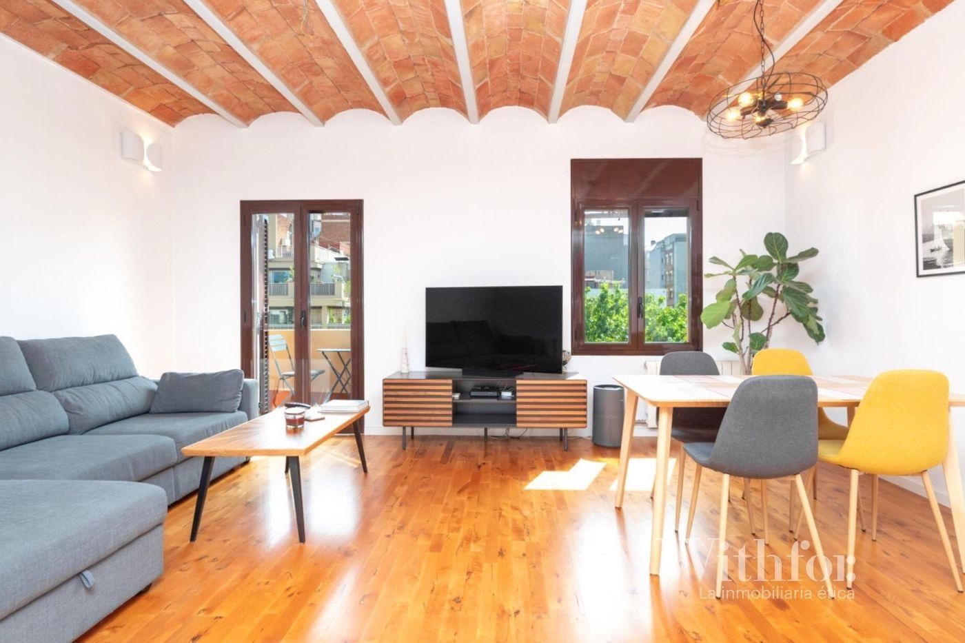 Sala d'estar de Àtic de lloguer en  Barcelona Capital amb Aire condicionat, Calefacció i Terrassa