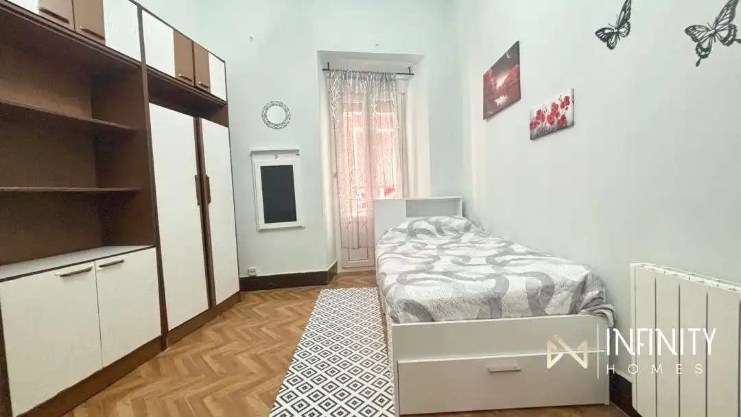 Flat with terrace to rent in Barrenkale, imagen 3