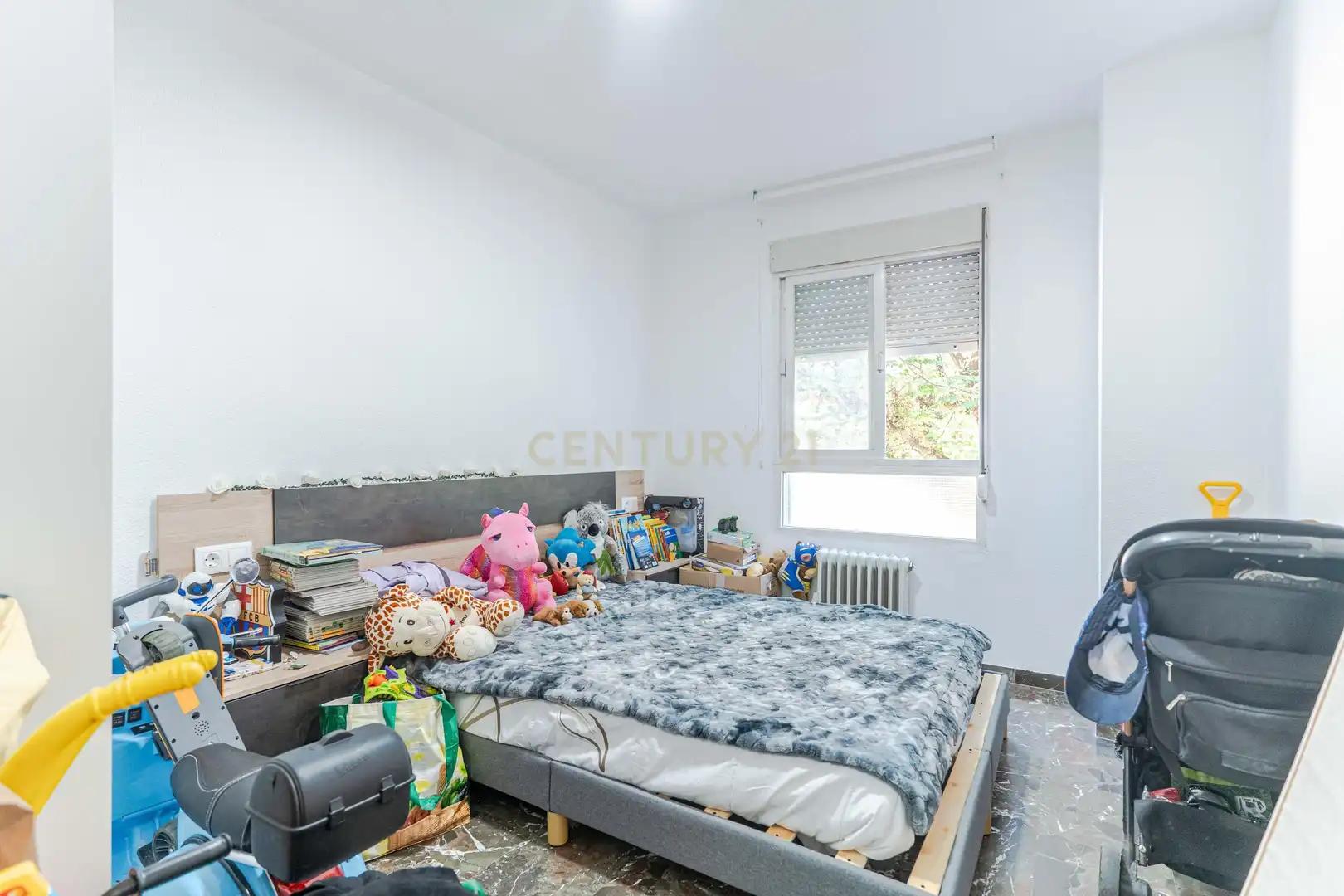 Habitación de Apartamento en venta en Granada con Aire acondicionado