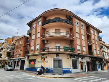 Local comercial en alquiler en Almansa