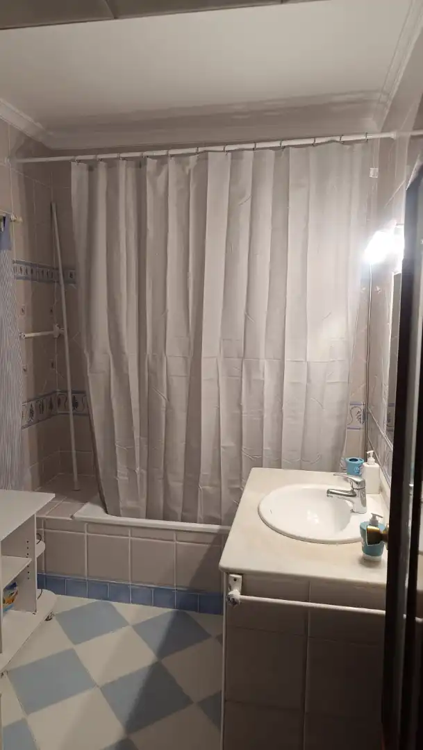 Bany de Pis en venda en Huelva amb Moblat, Forn i Rentadora