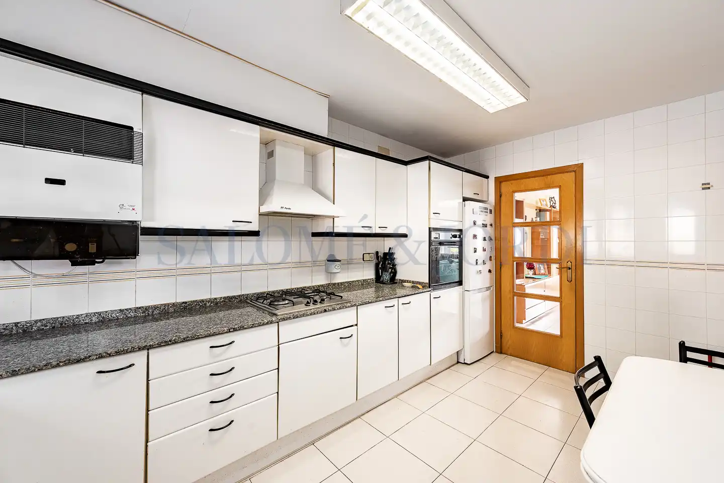 Küche von Einfamilien-Reihenhaus zum Verkauf in Sant Andreu de Llavaneres mit Heizung, Privatgarten und Parkett
