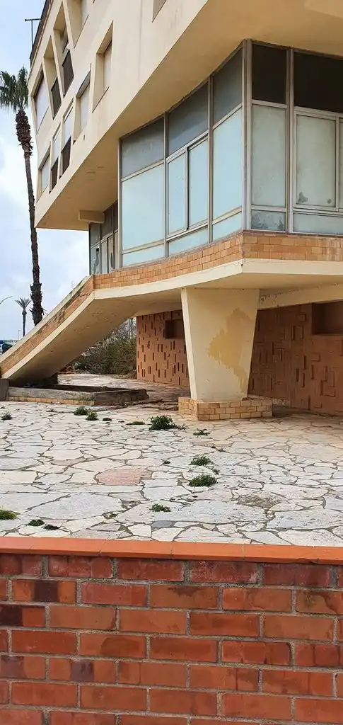 Vista exterior de Local de alquiler en Empuriabrava con Terraza