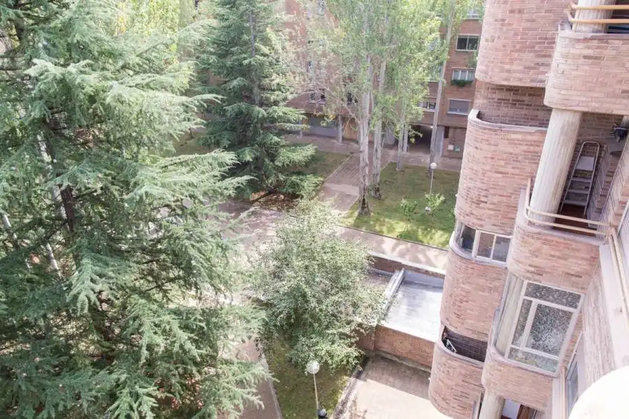 Vista exterior de Piso en venta en  Pamplona / Iruña con Calefacción, Parquet y Amueblado