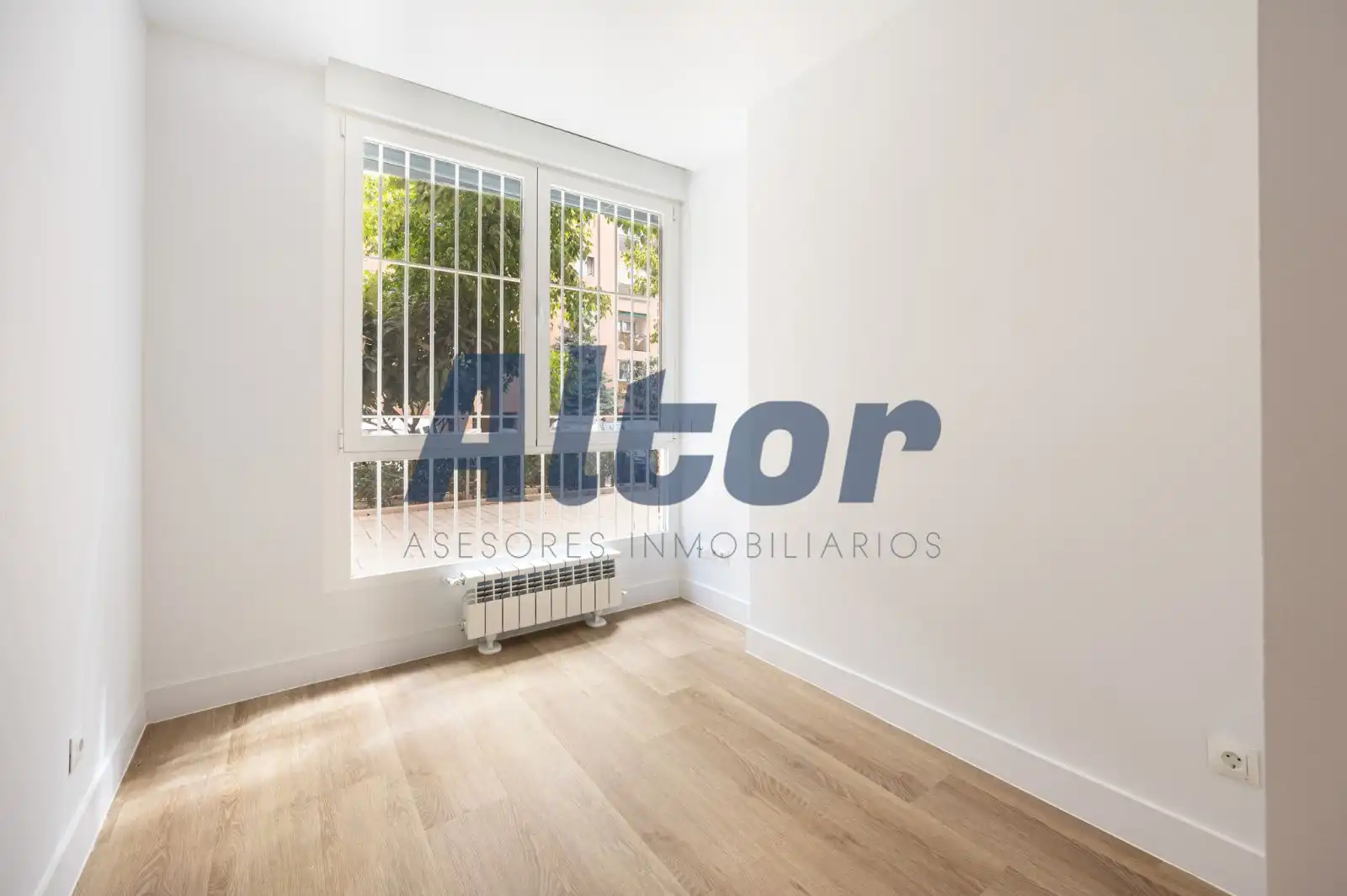 Bedroom of Flat for sale in Madrid  with Air Conditioner and Heating
