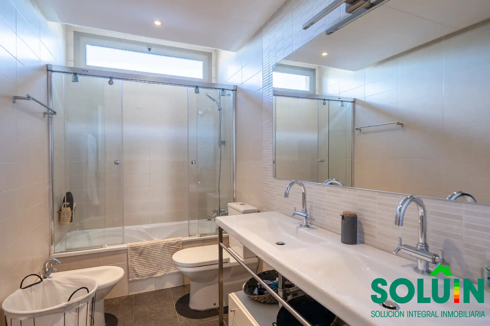 Bathroom of Houses for sale in Pozuelo de Alarcón  with Air Conditioner, Heating and Private garden