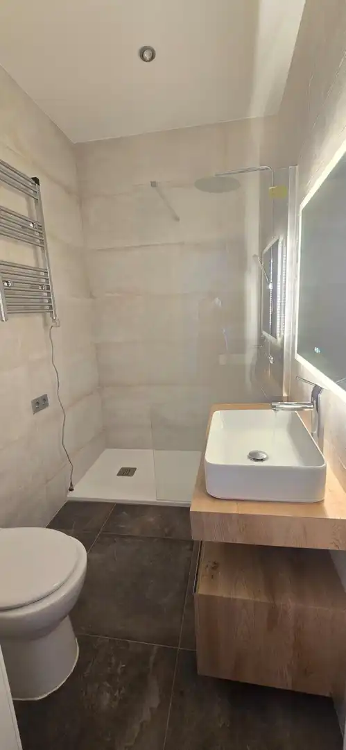 Bany de Casa adosada en venda en Alella amb Aire condicionat, Jardí privat i Parquet