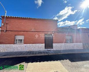 Vista exterior de Casa adosada en venda en Corral de Calatrava