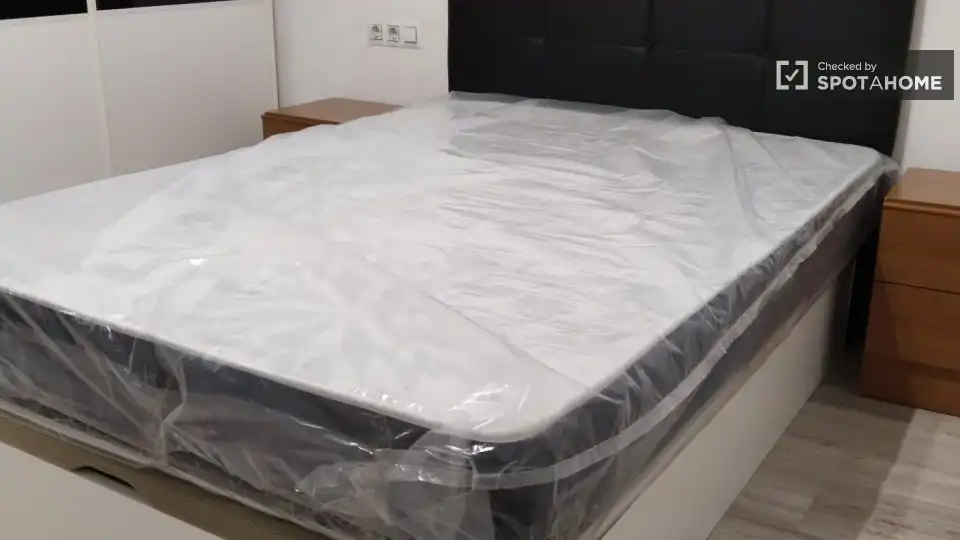 Habitación de Piso para compartir en Barcelona con Aire acondicionado, Calefacción y Amueblado