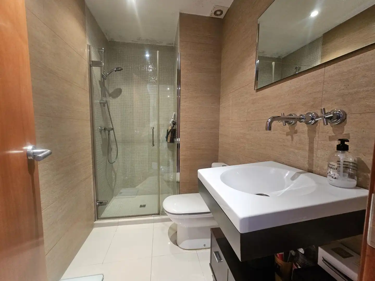Baño de Dúplex en venta en Sant Celoni con Terraza y Balcón