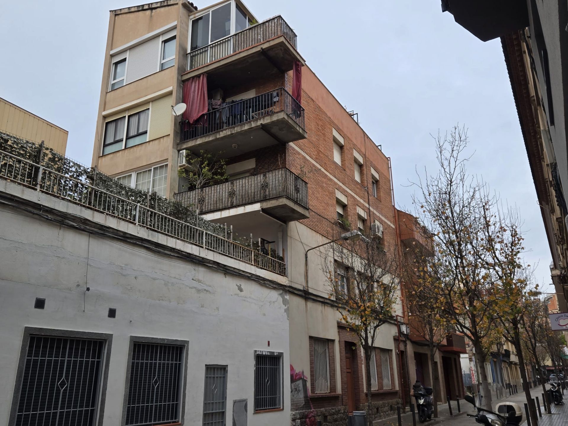 Exterior view of Flat for sale in L'Hospitalet de Llobregat  with Balcony