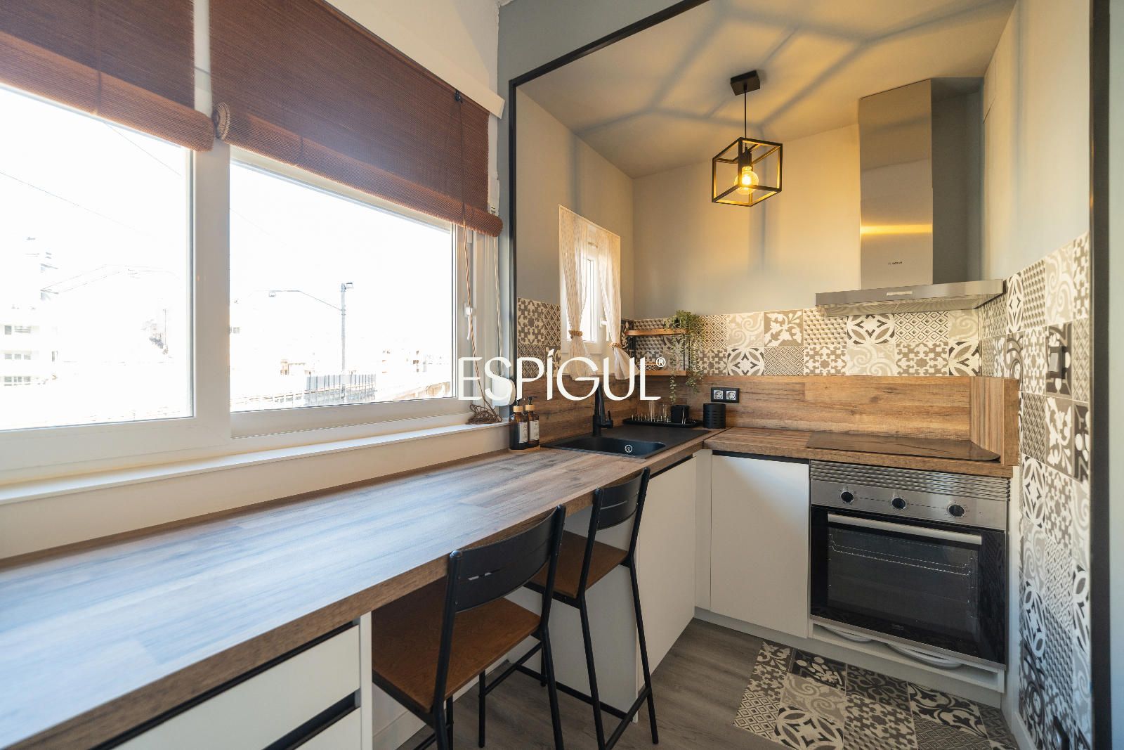 Kitchen of Flat for sale in Girona Capital  with Air Conditioner, Heating and Parquet flooring