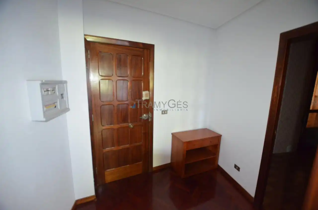 Piso en venta en Tui con Calefacción, Parquet y Trastero