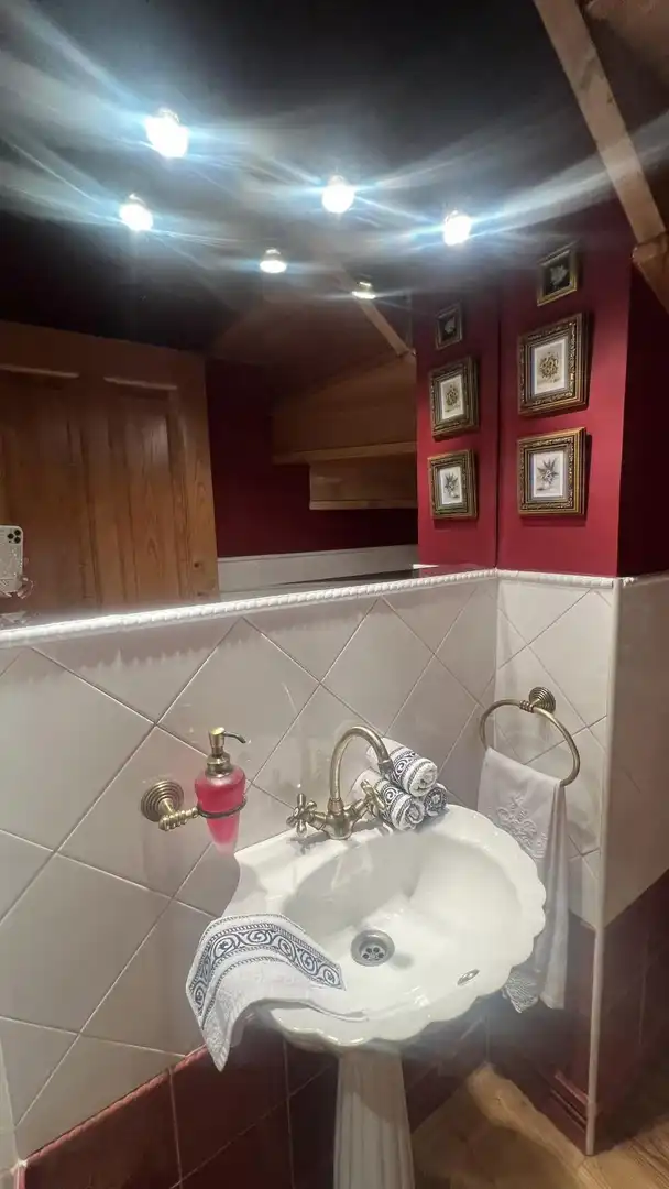 Badezimmer von Haus oder Chalet zum Verkauf in Suances mit Heizung, Privatgarten und Parkett