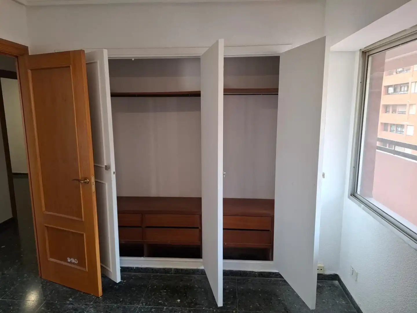 Bedroom of Flat for rent in Valencia  with Air Conditioner, Private garden and Balcony