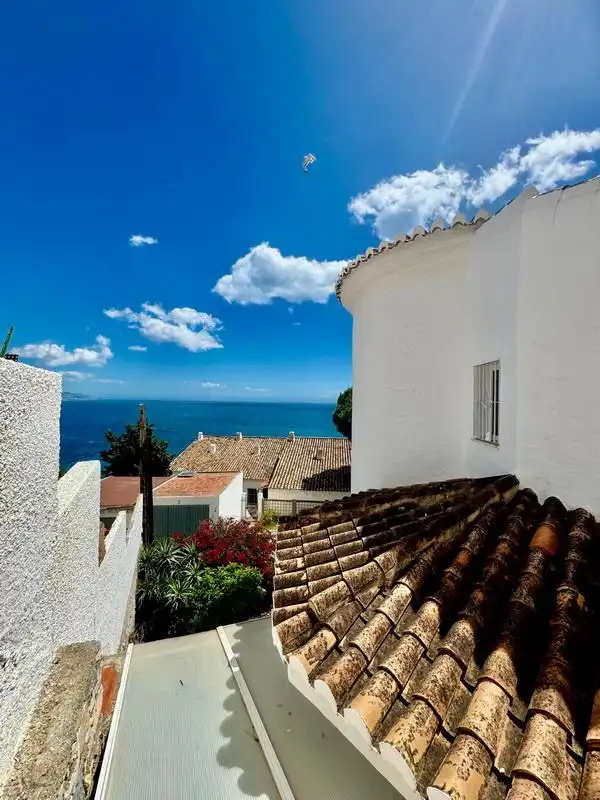 Vista exterior de Casa o chalet en venta en Almuñécar con Aire acondicionado, Terraza y Piscina