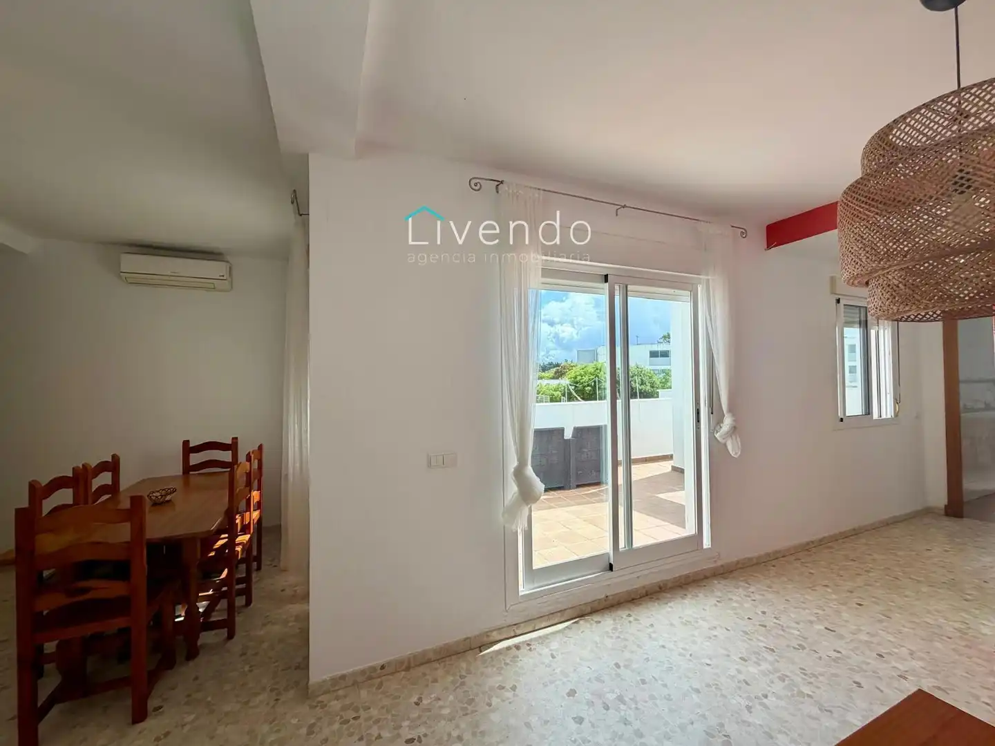 Sala d'estar de Àtic en venda en Conil de la Frontera amb Traster i Moblat