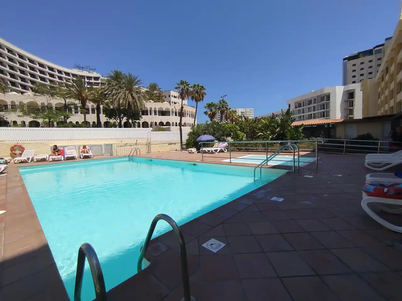 Piscina de Apartament de lloguer en San Bartolomé de Tirajana amb Moblat, Balcó i Internet