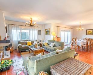 Sala d'estar de Casa adosada en venda en Aoiz / Agoitz amb Terrassa