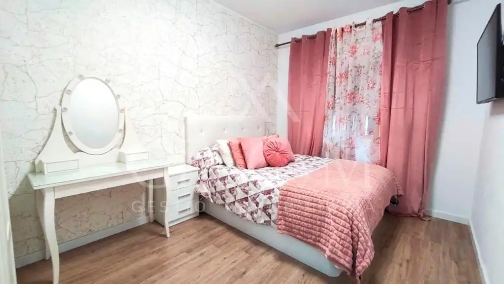 Bedroom of Flat for sale in Sant Joan Despí  with Parquet flooring