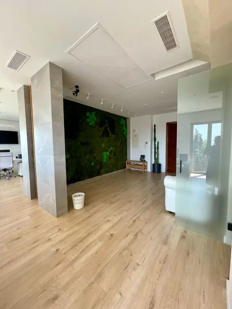 Office for sale in Marbella  with Air Conditioner and Furnished