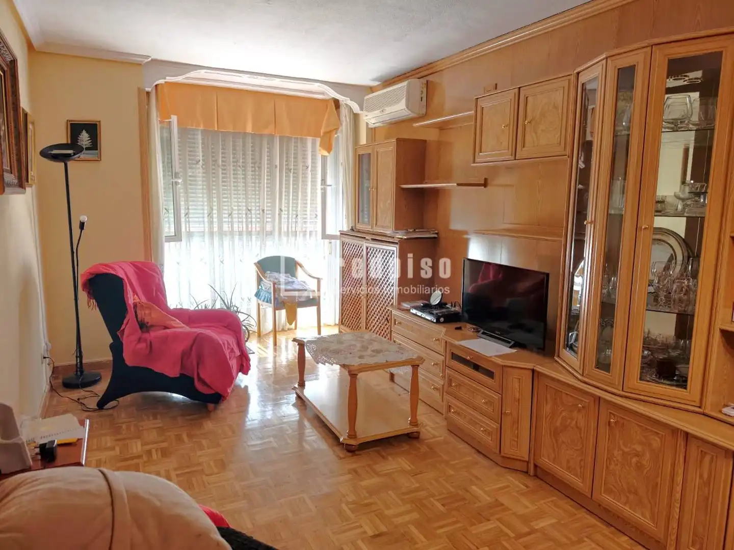 Living room of Flat for sale in Madrid  with Air Conditioner, Heating and Parquet flooring