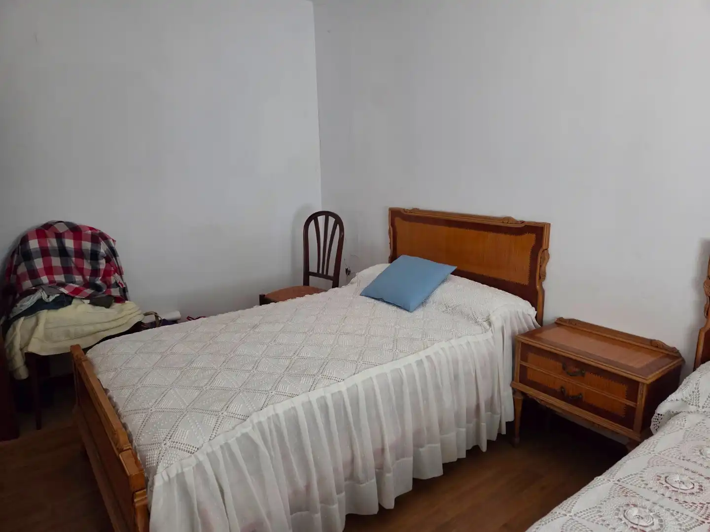 Dormitori de Casa adosada en venda en Burgos amb Calefacció i Jardí privat