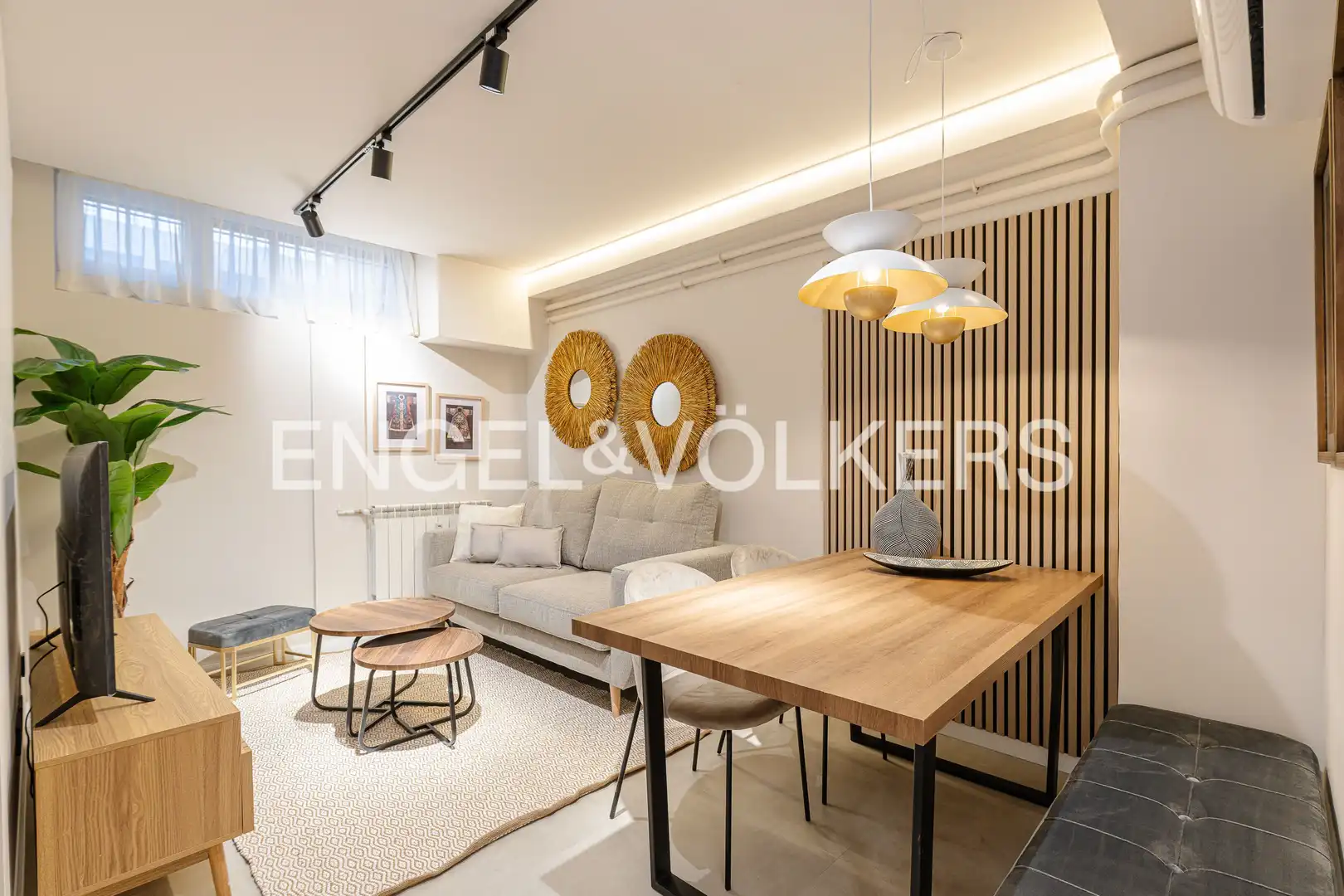 Sala de estar de Apartamento de alquiler en  Madrid Capital con Aire acondicionado, Calefacción y Amueblado