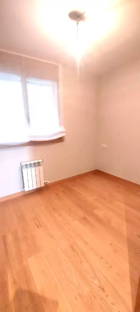 Habitación de Piso de alquiler en Vigo  con Calefacción, Parquet y Trastero