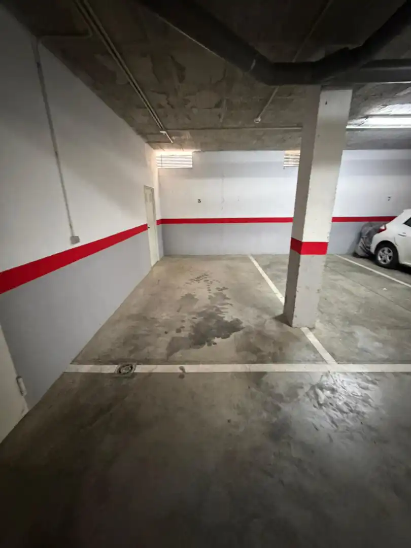 Parking de Piso en venta en Sevilla con Aire acondicionado, Trastero y Amueblado