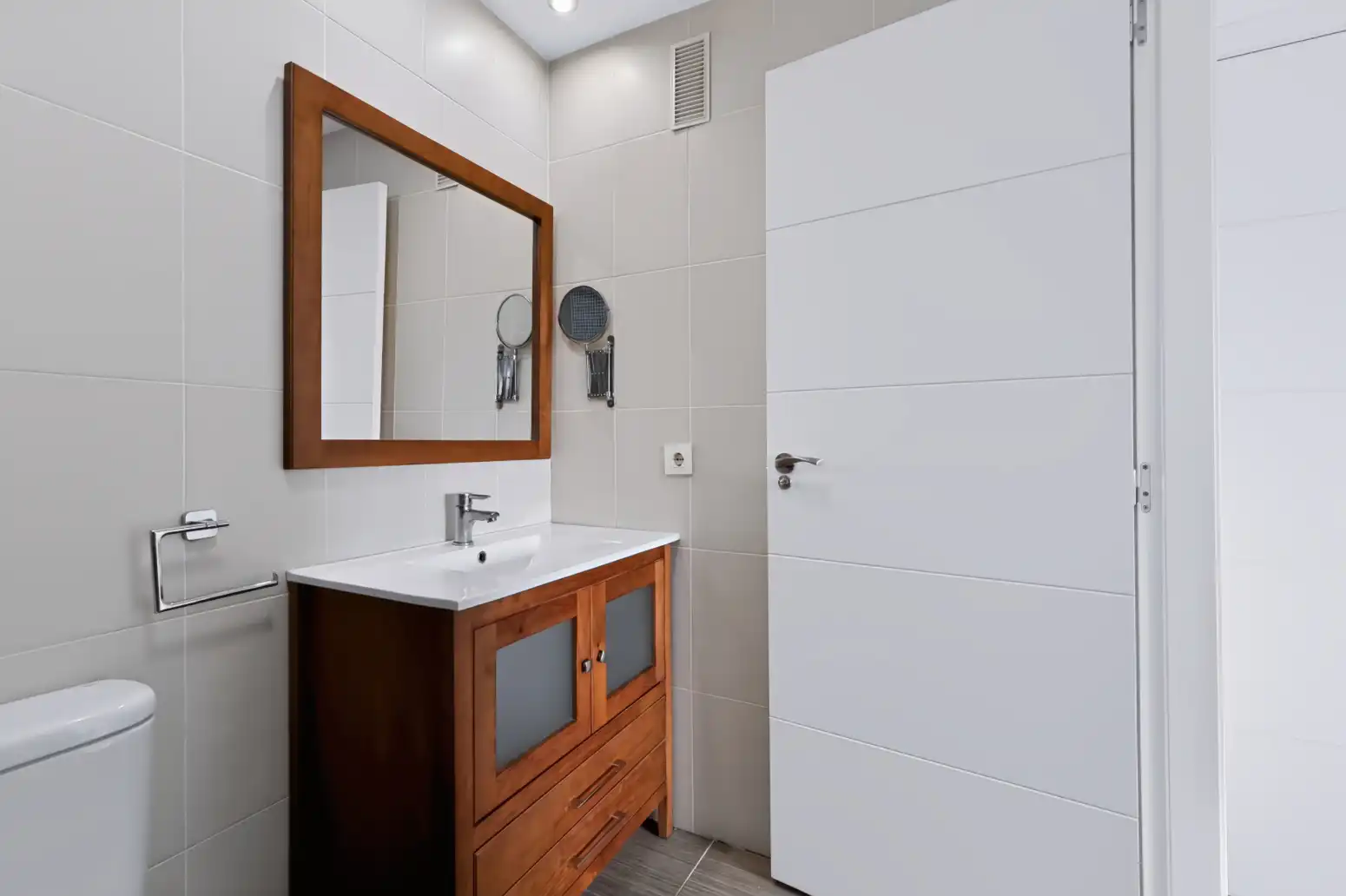 Bathroom of Flat for sale in Alaquàs  with Air Conditioner, Parquet flooring and Storage room