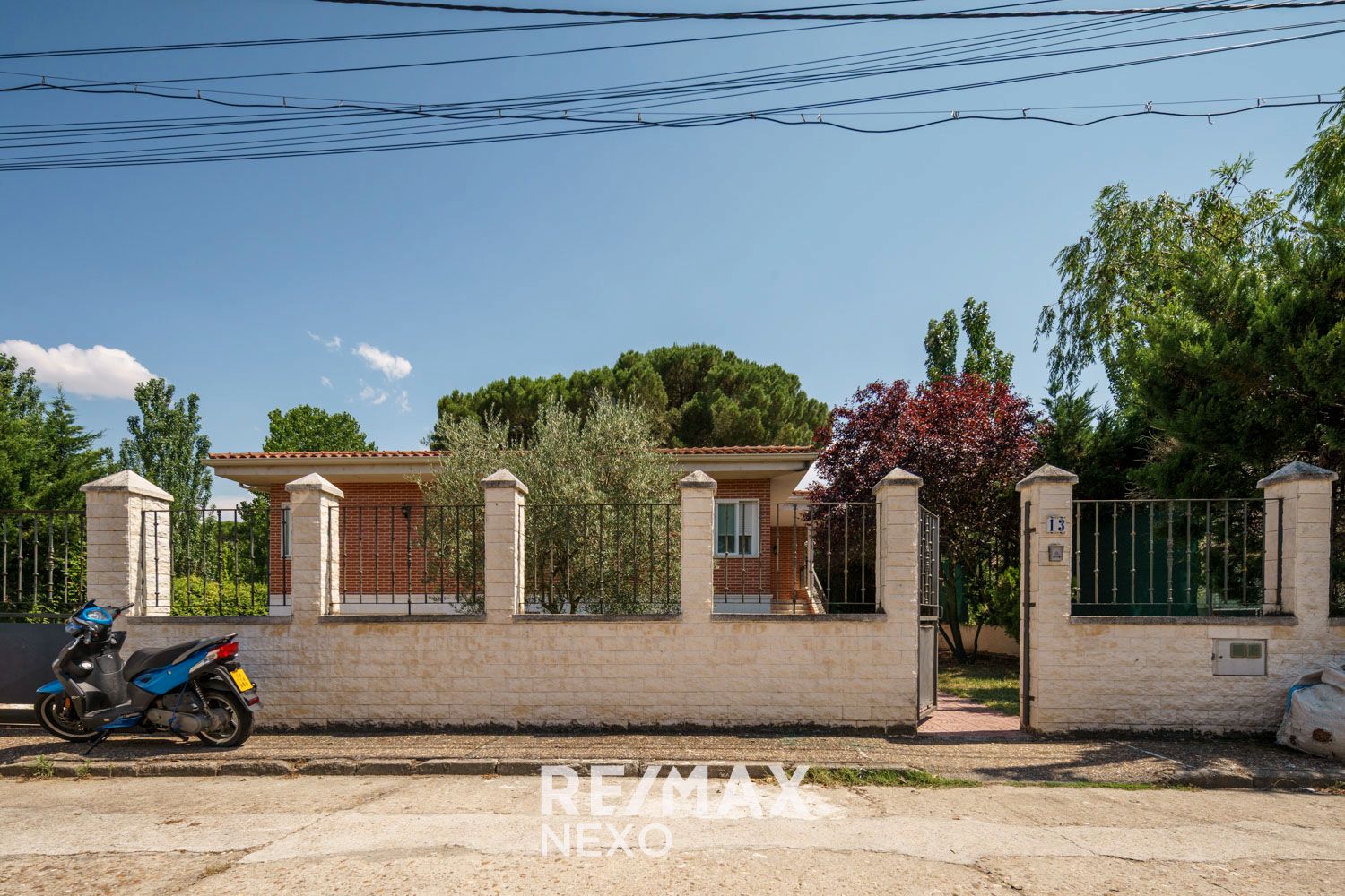 Exterior view of House or chalet for sale in Mojados  with Heating, Private garden and Terrace