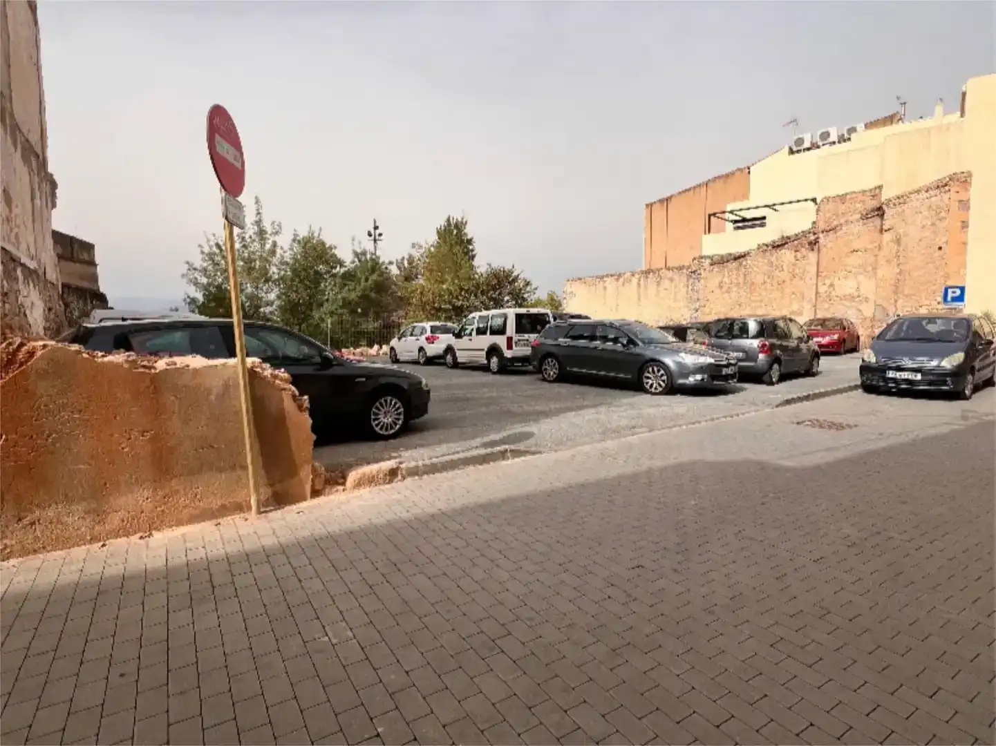 Aparcament de Casa adosada en venda en La Canonja amb Aire condicionat i Balcó
