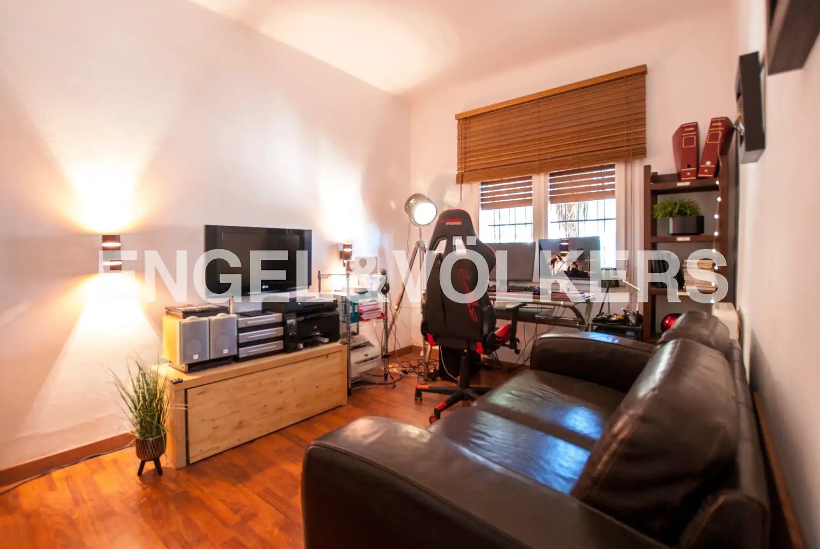 Sala d'estar de Casa o xalet en venda en Salou amb Aire condicionat, Jardí privat i Parquet