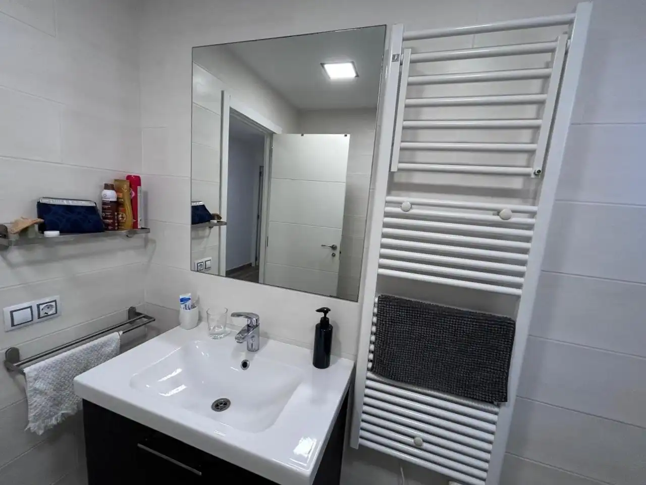 Bathroom of Ground floor for sale in Castelldefels  with Air Conditioner, Heating and Terrace